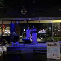 Yesterdaze Bar & Grill
