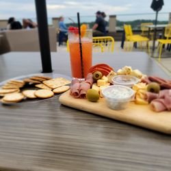Gracie's: A Rooftop Bar